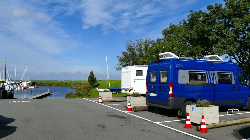 Parken Flughafen Amsterdam Erfahrung Wohnmobil www.camping-bus.de